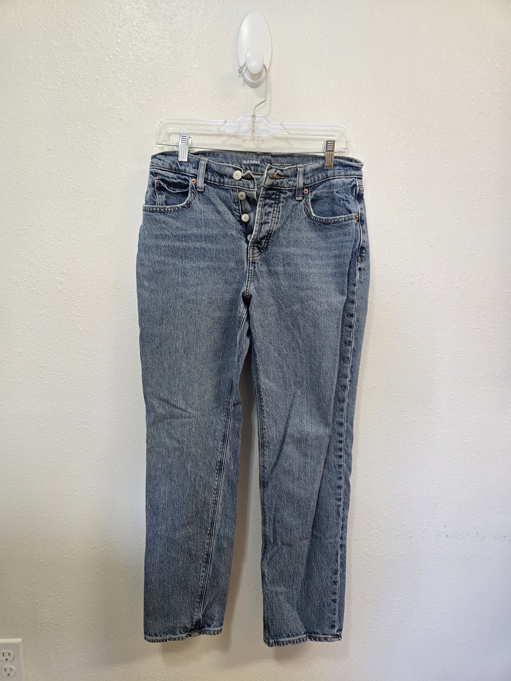 Old Navy Women's High Rise Slouchy Straight Button-Fly Jeans in Light Blue Wash